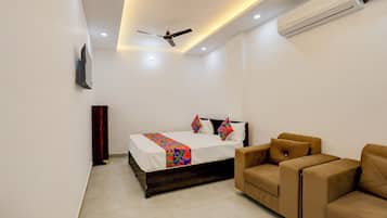 Premium Room | Egyptian cotton sheets, premium bedding, in-room safe, free WiFi