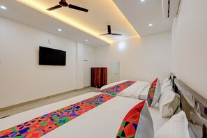 Egyptian cotton sheets, premium bedding, in-room safe, free WiFi - Fabhotel Rustic Roots (Kanpur)