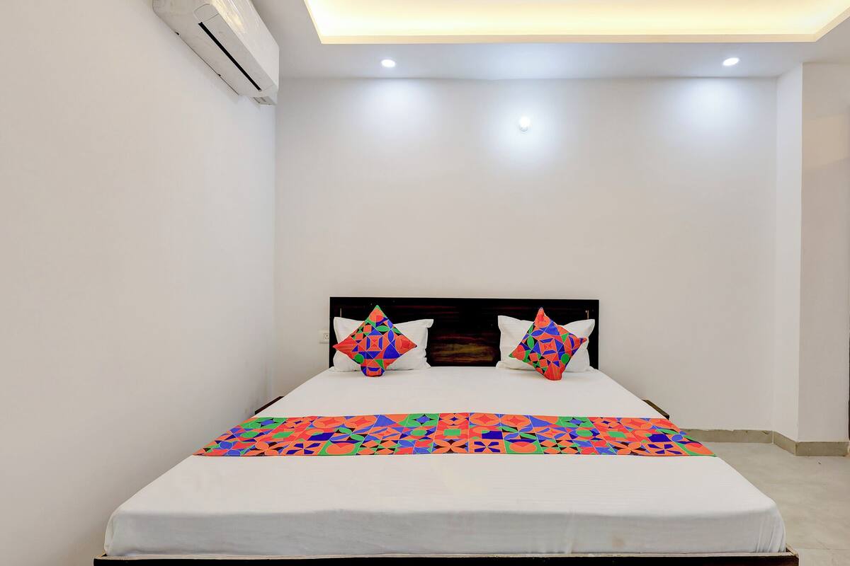 Deluxe Room | Egyptian cotton sheets, premium bedding, in-room safe, free WiFi