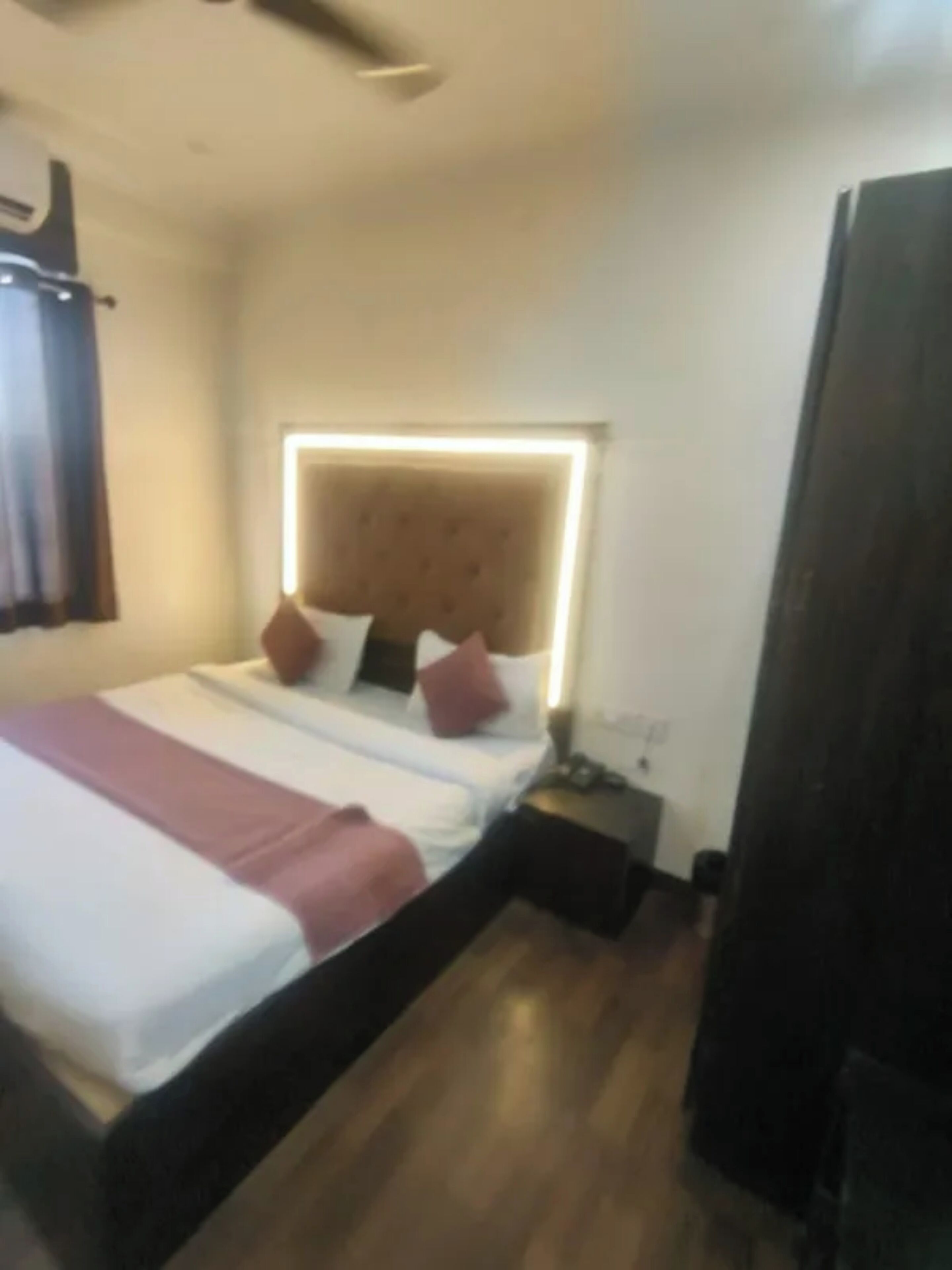 エジプト綿のシーツ、高級寝具、セーフティボックス (室内)、WiFi (無料)