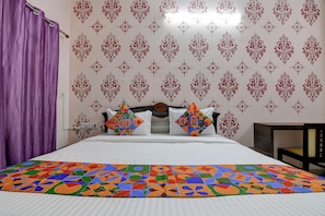 Egyptian cotton sheets, premium bedding, in-room safe, free WiFi - Fabhotel Springwood (Barasat)