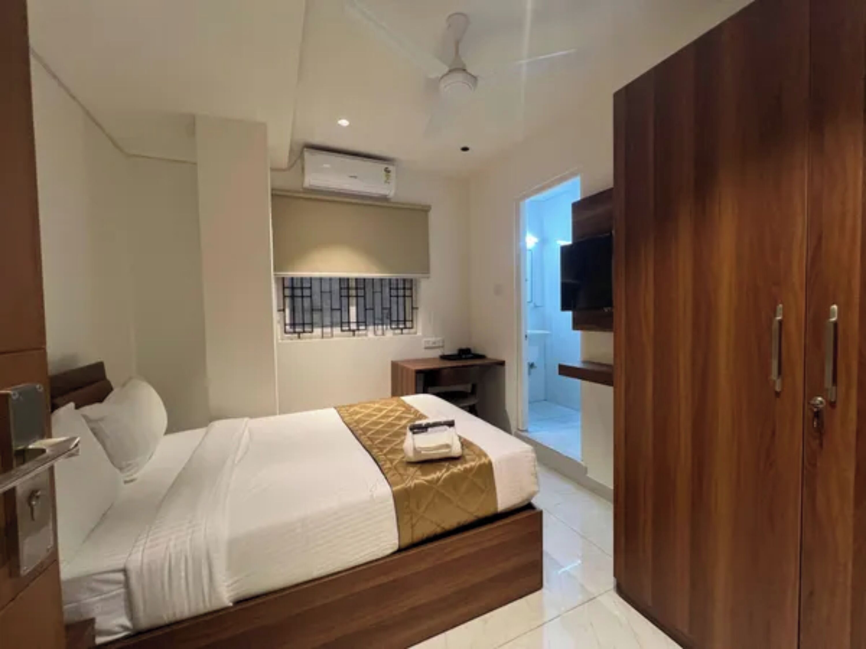 埃及棉床單、高級寢具、客房內保險箱、免費無線上網