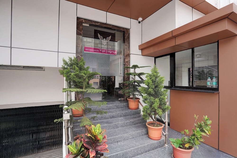 Fabhotel Serenity I
