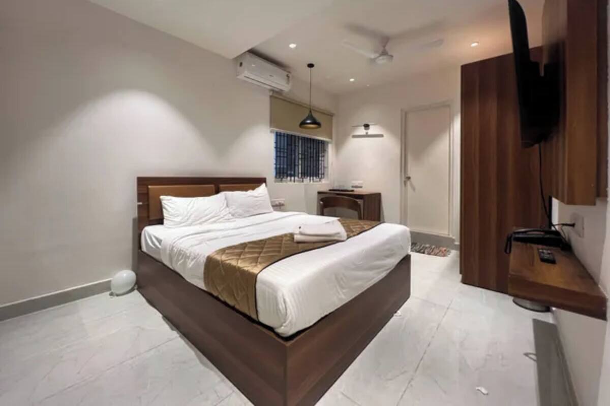 Deluxe Room | Egyptian cotton sheets, premium bedding, in-room safe, free WiFi