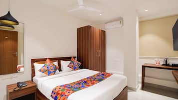 Deluxe Room | Egyptian cotton sheets, premium bedding, in-room safe, free WiFi