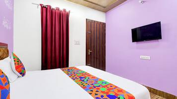 Egyptian cotton sheets, premium bedding, in-room safe, free WiFi