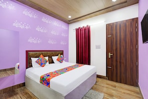 Egyptian cotton sheets, premium bedding, in-room safe, free WiFi - Fabhotel Neelkanth (Kanpur)