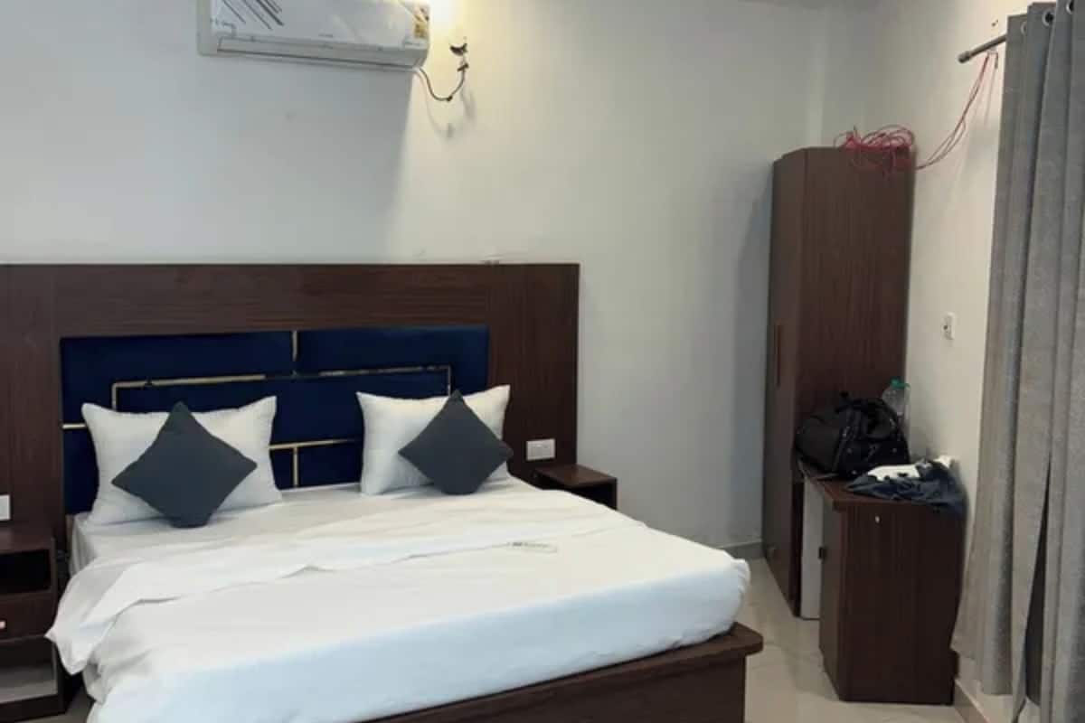 Deluxe Room | Egyptian cotton sheets, premium bedding, in-room safe, free WiFi