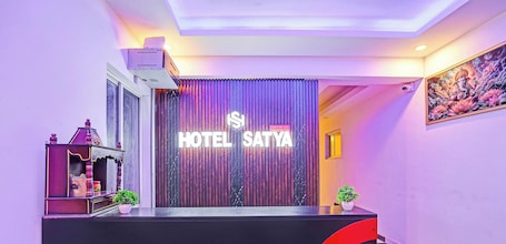 Reception. Fabhotel Satya