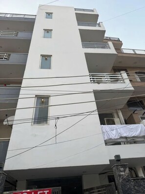 Exterior - Fabhotel Ditvi Residency (Gurugram)