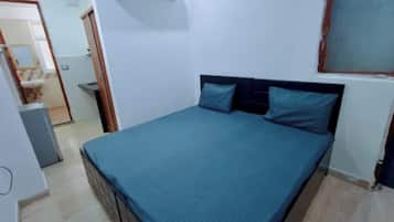 Egyptiske bomuldslagner, premium-sengetøj, pengeskab på værelset