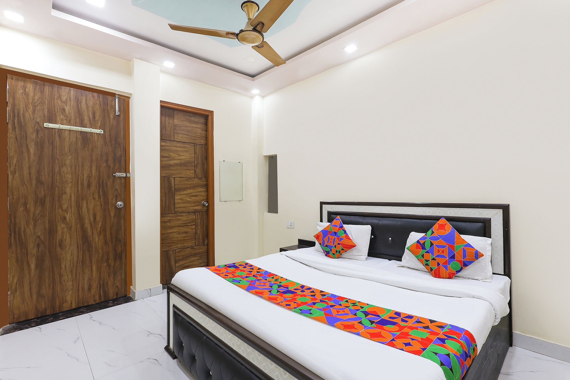 Egyptian cotton sheets, premium bedding, in-room safe, free WiFi