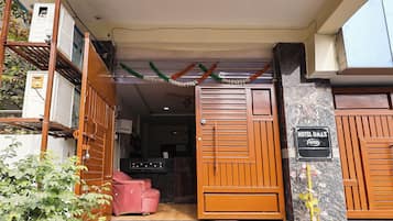 Entrée de l’hébergement