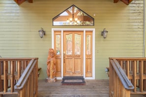 Exterior detail - Relax in Kings Beach Canterbury Pines- 3BR with Hot tub! (Kings Beach)