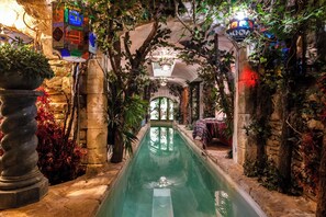 Outdoor pool - Rock House – Pool & Authentic 17th-Century Home (Goult)