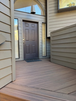 Exterior detail - The Treehouse: A Stunning 3-Bedroom Retreat to Fall in Love with Sunriver!!! (Sunriver)