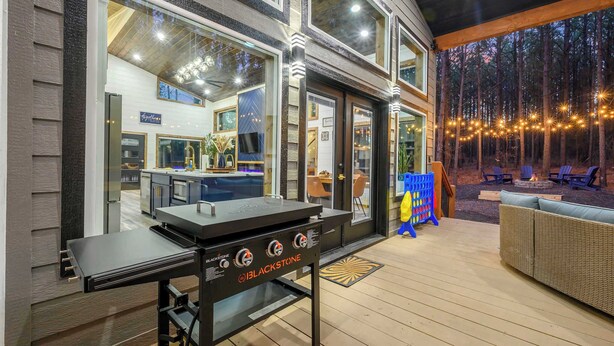 Unclassified image, 1 of 91, button - New Luxury! Starlight Pines Hot Tub-Arcade-Firepit (Broken Bow)