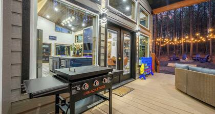 New Luxury! Starlight Pines Hot Tub-Arcade-Firepit
