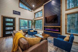 Interior - New Luxury! Starlight Pines Hot Tub-Arcade-Firepit (Broken Bow)