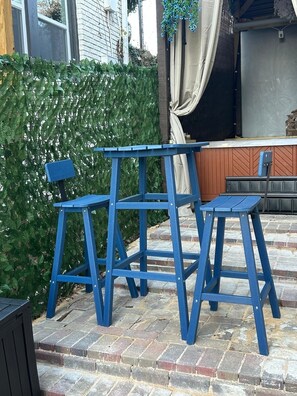 Outdoor dining - Mara Retreat: UNIT BB: Fire Pit-Patio-Games-Jacuzzi-Ping Pong Table (Birmingham)