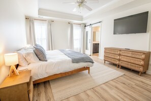 Iron/ironing board, WiFi, bed sheets - Spacious & Quiet Home - 4BR + Office - Water Views (Hanahan)