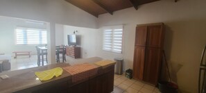 Interior - Perfectly located vacation home! 3 beds/2 bath (Noord)