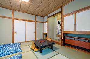 [2F - Room for 4 people] with Bath/Toilet, Non Smoking - Onsen Oyado Ruribitaki (Matsumoto)