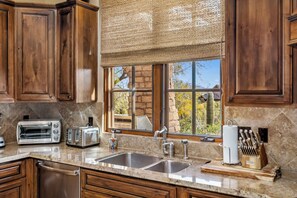 Fridge, microwave, oven, stovetop - SWSS - Troon Club + Resort + Desert Oasis | Sleeps 8 | Full Service Amenities #121 (Scottsdale)