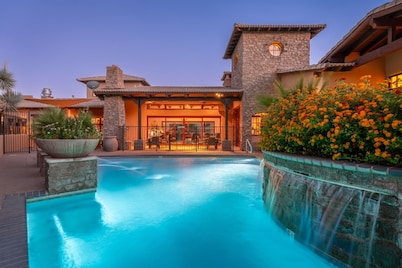 SWSS 3BR Tranquility at The Rocks 121 | Luxury Resort, Golf Access, Daily Breakfast, Housekeeping...