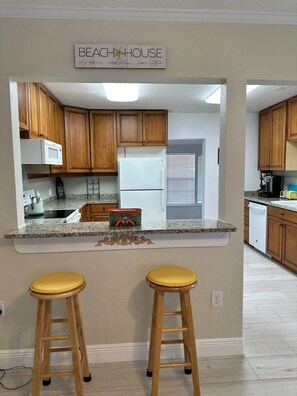 Private kitchen - 3BR Coastal Getaway with Large Yard & BBQ near Anna Maria Island (Bradenton)