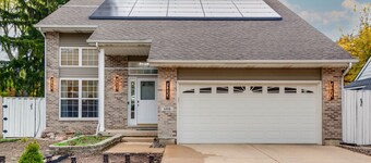 Stunning 4 BR modern AC  home near Glen Flora Golf Course, 8 mts from Naval Base