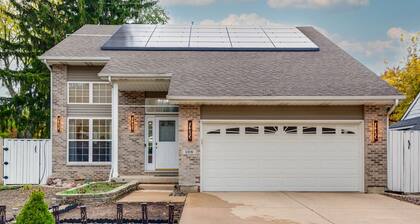 Stunning 4 BR modern AC home near Glen Flora Golf Course, 8 mts from Naval Base