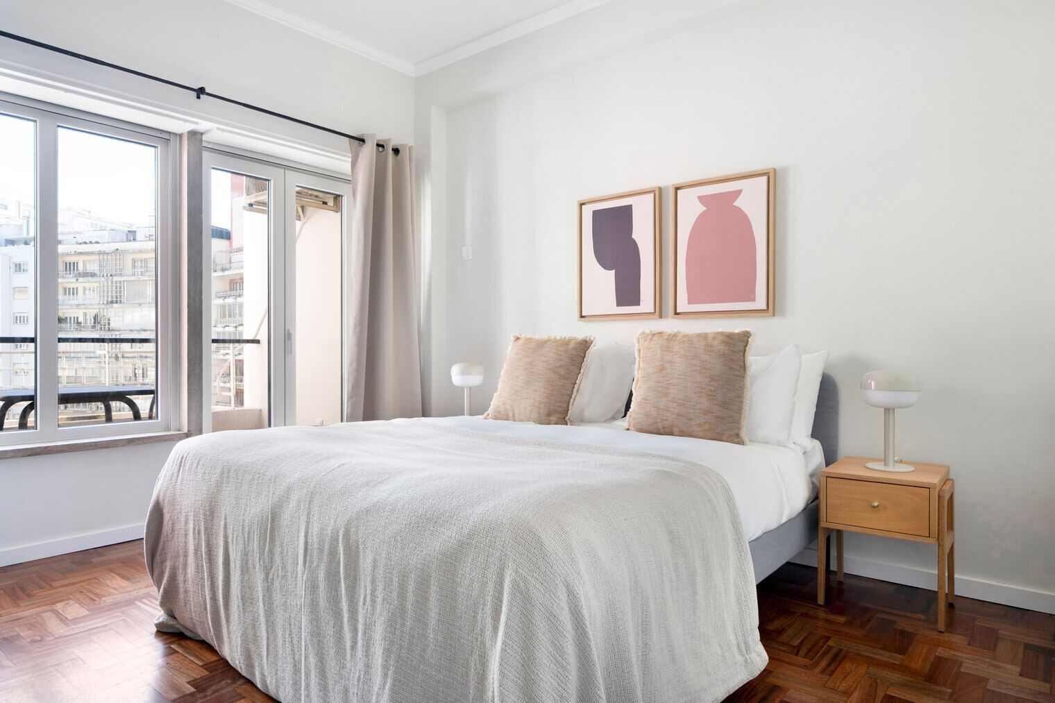 Strykejern/-brett, wi-fi og sengetøy