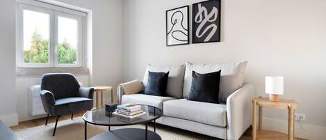 Télévision, chaîne hi-fi