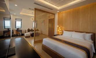 Habitación junior doble, vistas a la ciudad | Escritorio