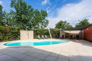 Pool - The red gîte of the Gîtes de Bel-Air in Luberon (TAILLADES)