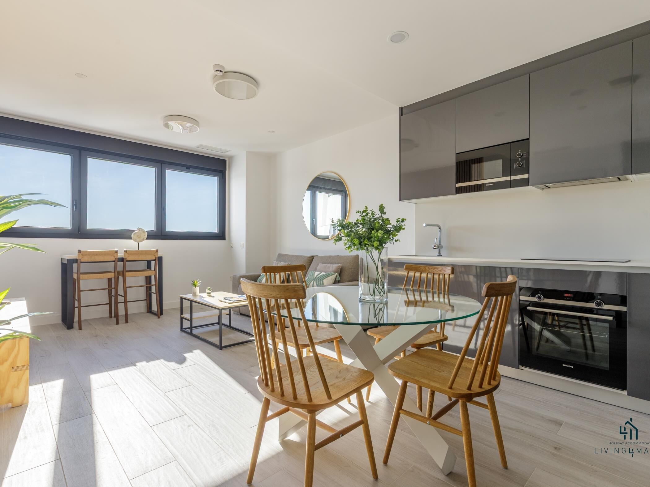 Kühlschrank, Mikrowelle, Ofen, Geschirrspüler