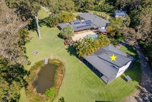 Exterior - Your tranquil escape by the lake. Minutes from Noosa and sunny coast beaches. (Weyba Downs)