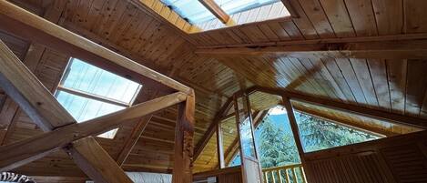 Chalet, Mountain View