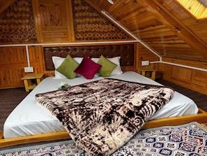 Chalet, Mountain View | Free WiFi - Mountain pine majesty jibhi (Banjar)