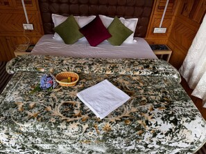 Chalet, Mountain View | Free WiFi - Mountain pine majesty jibhi (Banjar)