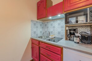 Kitchenette - Studio Du Lyret II - Central in Chamonix, Chamonix, France (Chamonix)