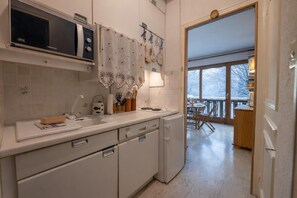 Kitchen - The Brevent Nest Ski-in/out + Balcony & Parking, Chamonix, France (Chamonix)
