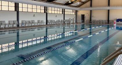 Spacious House with King beds, Fire places, Game Room and Dog friendly.