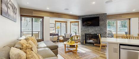 TV, peis, fotballspill og bordtennis