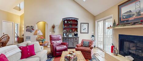 Télévision, cheminée