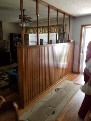 Lobby - 2-bedroom studio in delightful Fort Worth with AC comfort (Fort Worth)