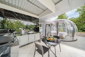 Outdoor dining - Domo Escondido CR: Rest between Mountain and Beach. (Quepos)