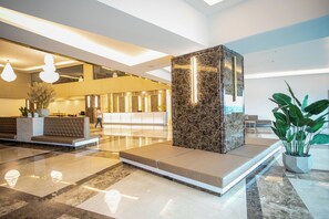 Lobby - Enrich Grand Hotel (Bangkok)