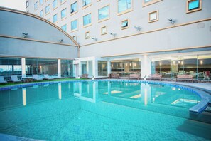 Outdoor pool - Enrich Grand Hotel (Wangthongland/Khlongchaokhunsingh)